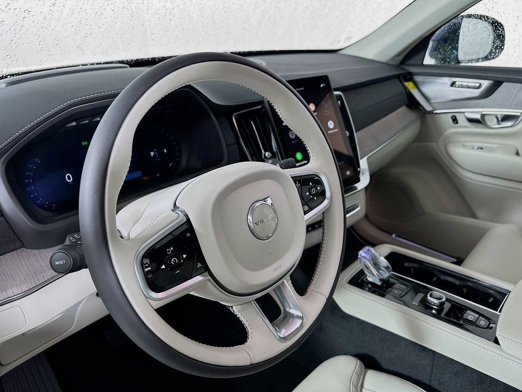 Used 2026 Volvo XC90 B6 Ultra w/ Protection Package AWD/4WD image 10