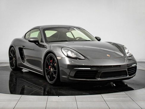Used 2018 Porsche 718 Cayman S image 8