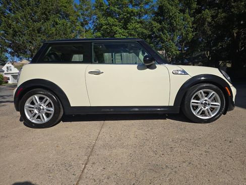 Used 2013 MINI Cooper S FWD image 2
