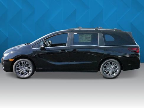 New 2026 Honda Odyssey Touring image 2