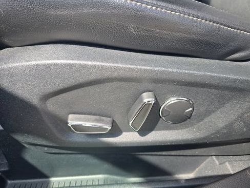 Used 2018 Ford Edge SEL w/ Equipment Group 201A FWD image 16