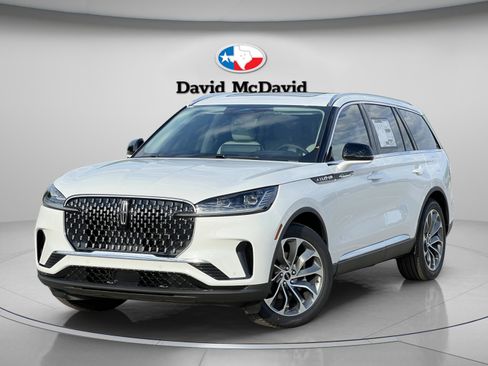 New 2026 Lincoln Aviator Reserve w/ Illumination Package RWD image 2