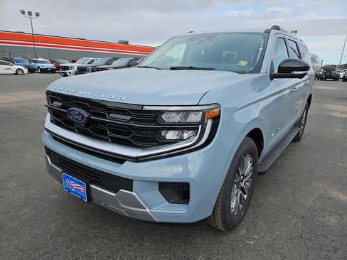 New 2026 Ford Expedition Max Platinum image 4