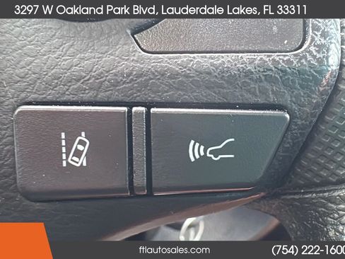 Used 2018 Toyota Corolla LE FWD image 44