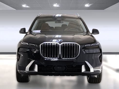 Used 2026 BMW X7 xDrive40i w/ Premium Package image 6