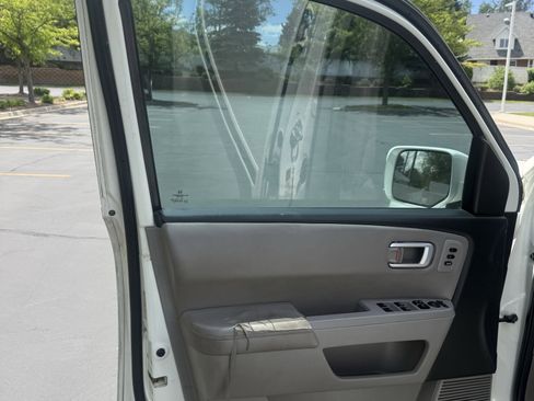 Used 2013 Honda Pilot Touring image 17