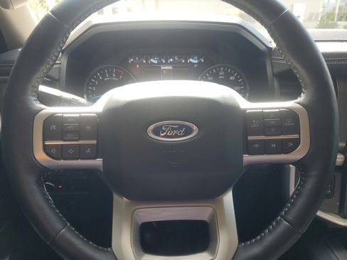 Used 2023 Ford Expedition XLT image 21