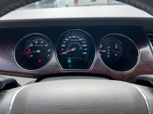 Used 2012 Ford Taurus SEL FWD image 28