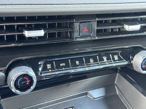 New 2025 Chevrolet Suburban Premier image 19