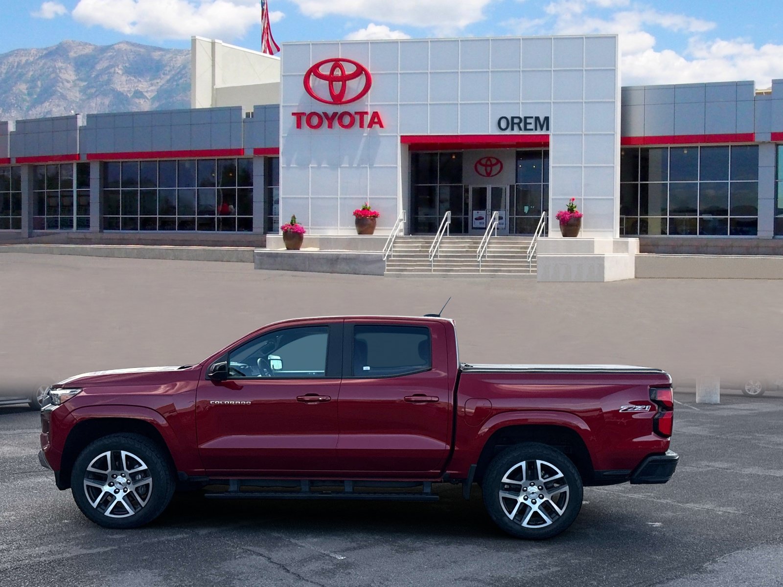 Used 2023 Chevrolet Colorado Z71 w/ Z71 Convenience Package 2 AWD/4WD image 7