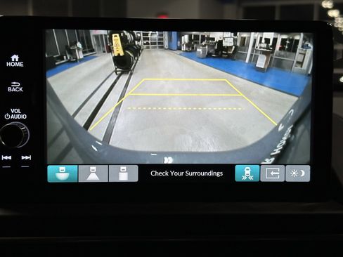 New 2025 Honda Pilot Touring image 29