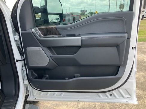 Used 2025 Ford F250 Lariat w/ Chrome Package AWD/4WD image 14