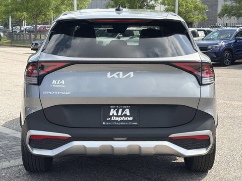 Used 2024 Kia Sportage EX FWD image 5