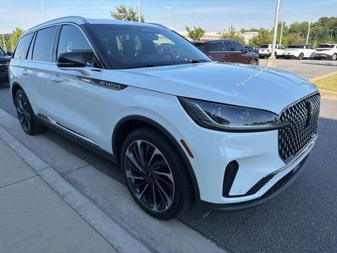 Used 2025 Lincoln Aviator Reserve w/ Illumination Package RWD image 7
