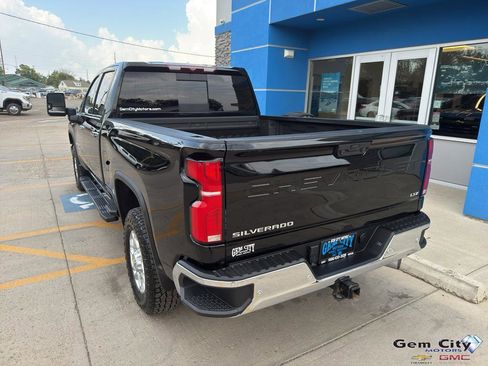 Used 2024 Chevrolet Silverado 2500 LTZ w/ LTZ Convenience Package image 7