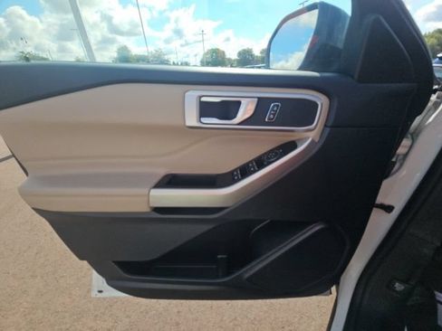 Used 2023 Ford Explorer XLT w/ Equipment Group 202A AWD/4WD image 30