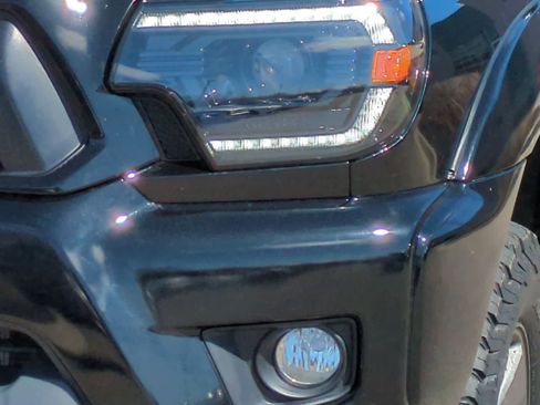 Used 2012 Toyota Tacoma 4x4 Double Cab image 11