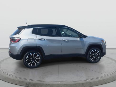 Used 2022 Jeep Compass Limited AWD/4WD image 9