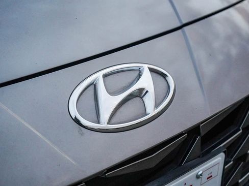 Certified 2022 Hyundai Elantra SEL w/ Convenience + Premium Package image 11