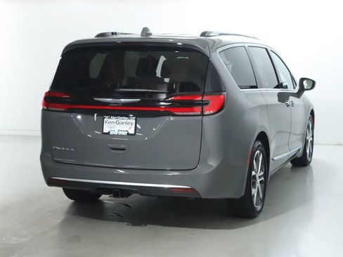 Used 2022 Chrysler Pacifica Pinnacle image 58