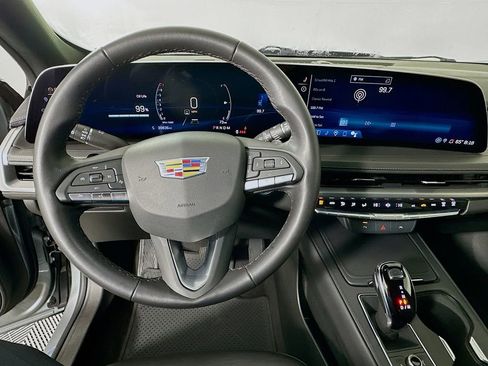 Used 2024 Cadillac XT4 Premium Luxury image 11