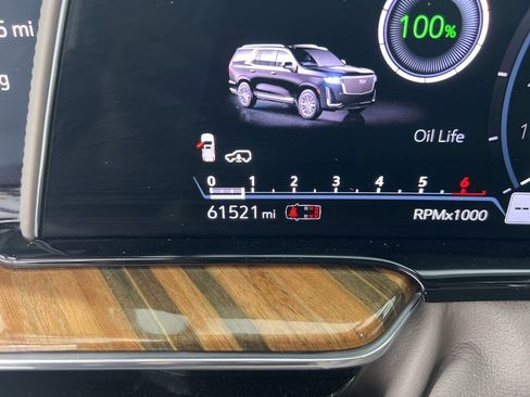 Used 2021 Cadillac Escalade ESV Premium Luxury Platinum image 11