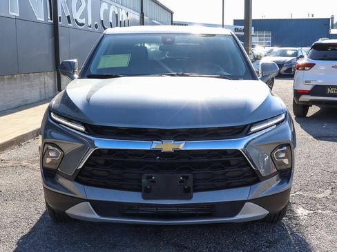 Used 2025 Chevrolet Blazer LT FWD image 2