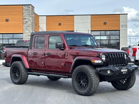 Used 2021 Jeep Gladiator Sport AWD/4WD image 1