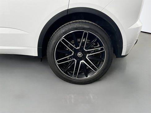 Certified 2024 Jaguar E-PACE R-Dynamic SE image 32