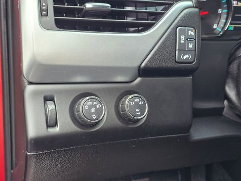 Used 2015 Chevrolet Suburban LT image 27