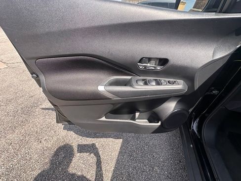 Used 2022 Nissan Kicks SV FWD image 12