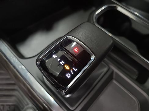 Used 2022 Chevrolet Silverado 1500 LTZ AWD/4WD image 21
