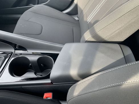 New 2025 Hyundai Elantra SEL image 43