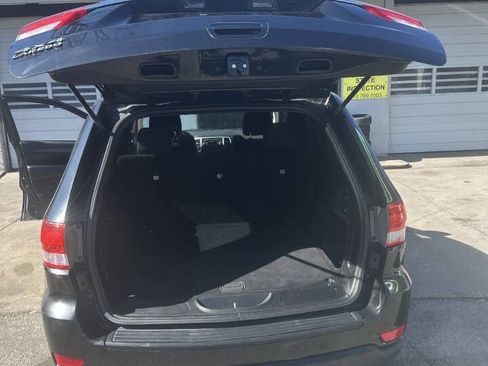 Used 2011 Jeep Grand Cherokee Laredo AWD/4WD image 16