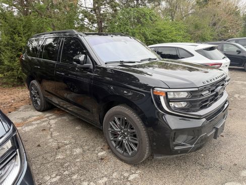 Used 2025 Ford Expedition Platinum w/ Stealth Performance Package image 5