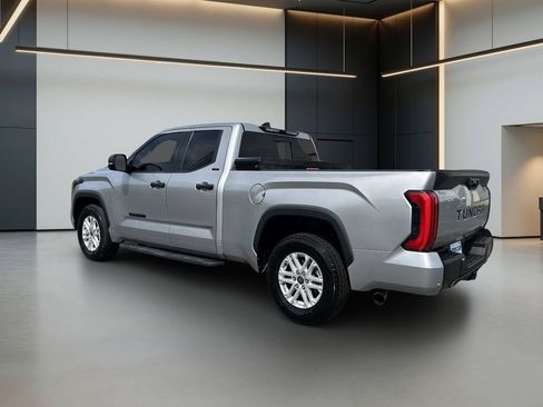 Used 2022 Toyota Tundra SR5 w/ SR5 Convenience Package RWD image 3