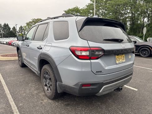 Used 2023 Honda Pilot TrailSport image 2