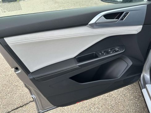 New 2026 Volkswagen Taos SE AWD/4WD image 11