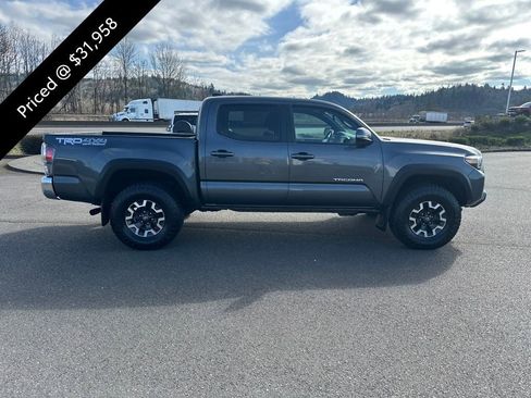 Used 2021 Toyota Tacoma TRD Off-Road image 5