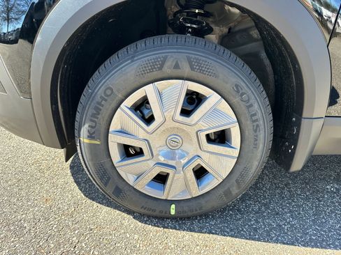 New 2026 Nissan Kicks S image 11