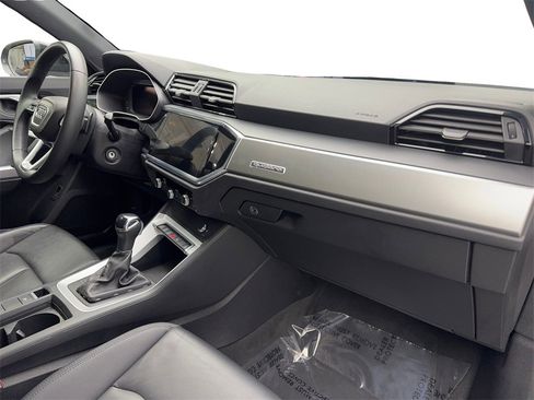 Used 2025 Audi Q3 2.0T Premium image 53