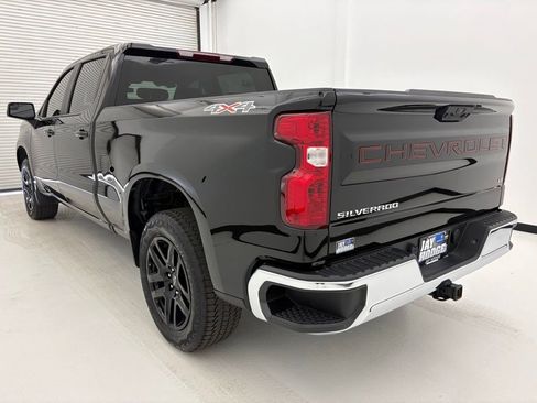 Used 2025 Chevrolet Silverado 1500 LT AWD/4WD image 18