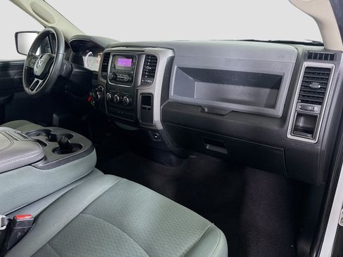 Used 2018 RAM 1500 Express RWD image 24