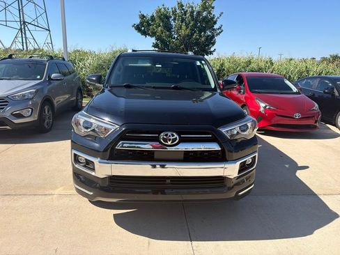 Used 2022 Toyota 4Runner Limited AWD/4WD image 2