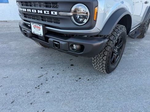Used 2023 Ford Bronco Black Diamond AWD/4WD image 2