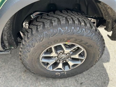 New 2025 Ford Bronco Badlands image 12