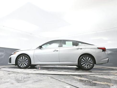 Used 2024 Nissan Altima 2.5 SV image 52