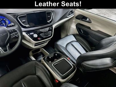 Used 2024 Chrysler Pacifica Touring-L