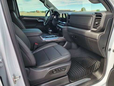 Used 2026 Chevrolet Silverado 1500 LTZ w/ LTZ Premium Package AWD/4WD image 16
