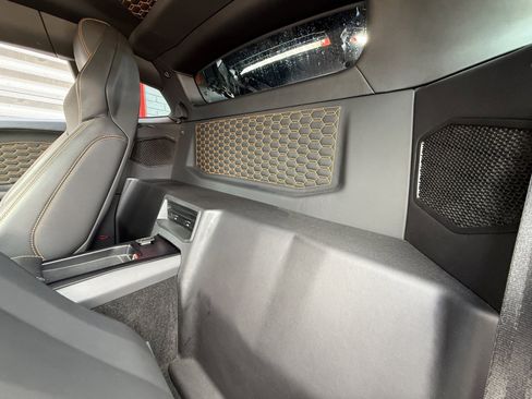 Used 2019 Lamborghini Huracan LP 580-2 image 25